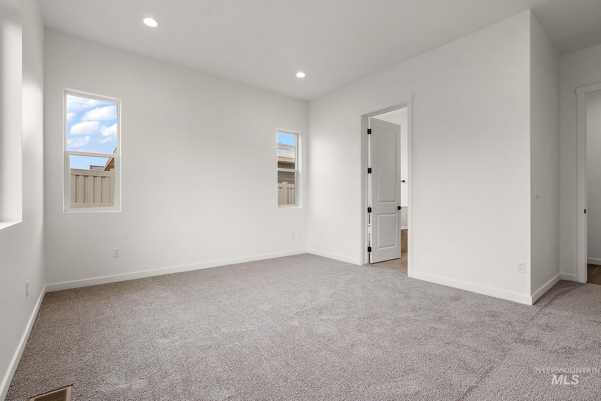 1443 White Cliffs St Property Photo 33