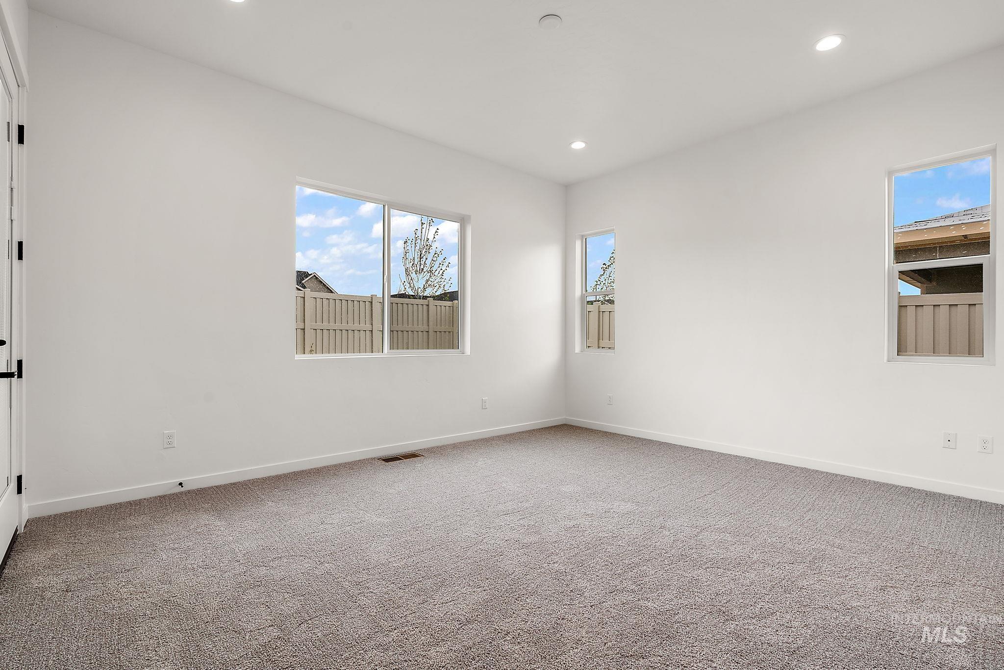 1443 White Cliffs St Property Photo 34