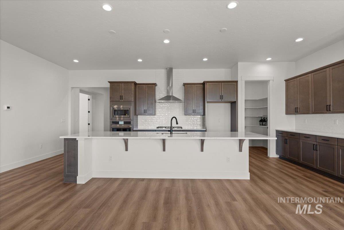 1431 White Cliffs St Property Photo 8