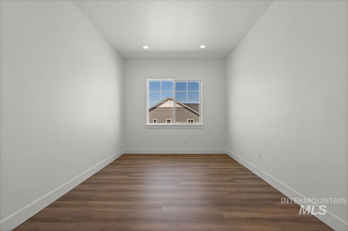 1431 White Cliffs St Property Photo 25