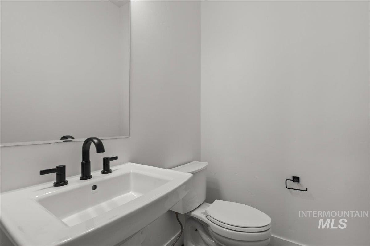 1431 White Cliffs St Property Photo 27
