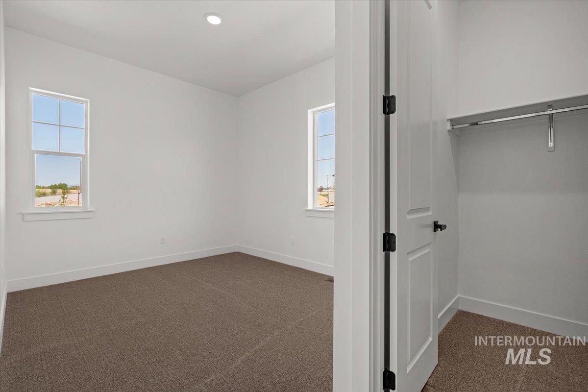 1431 White Cliffs St Property Photo 35