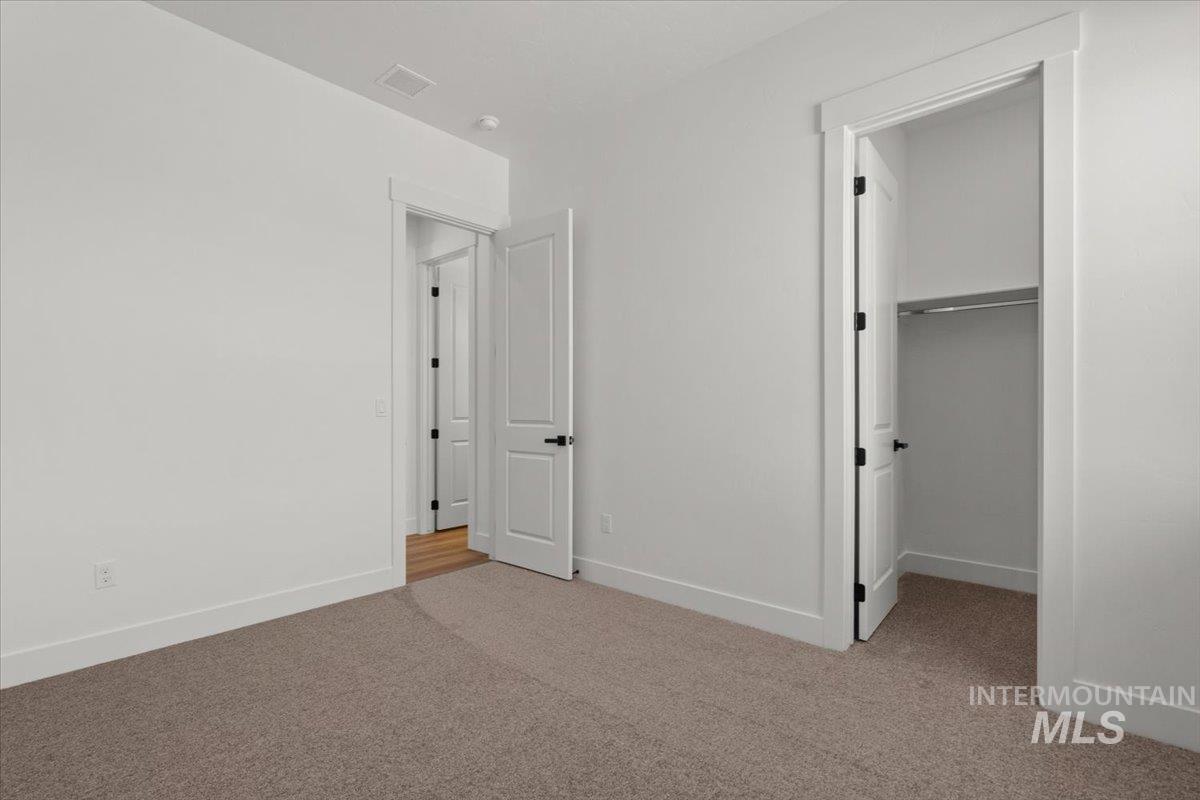 1431 White Cliffs St Property Photo 42