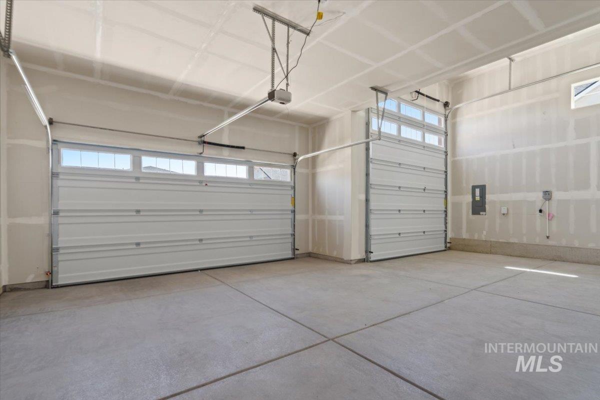 1431 White Cliffs St Property Photo 44