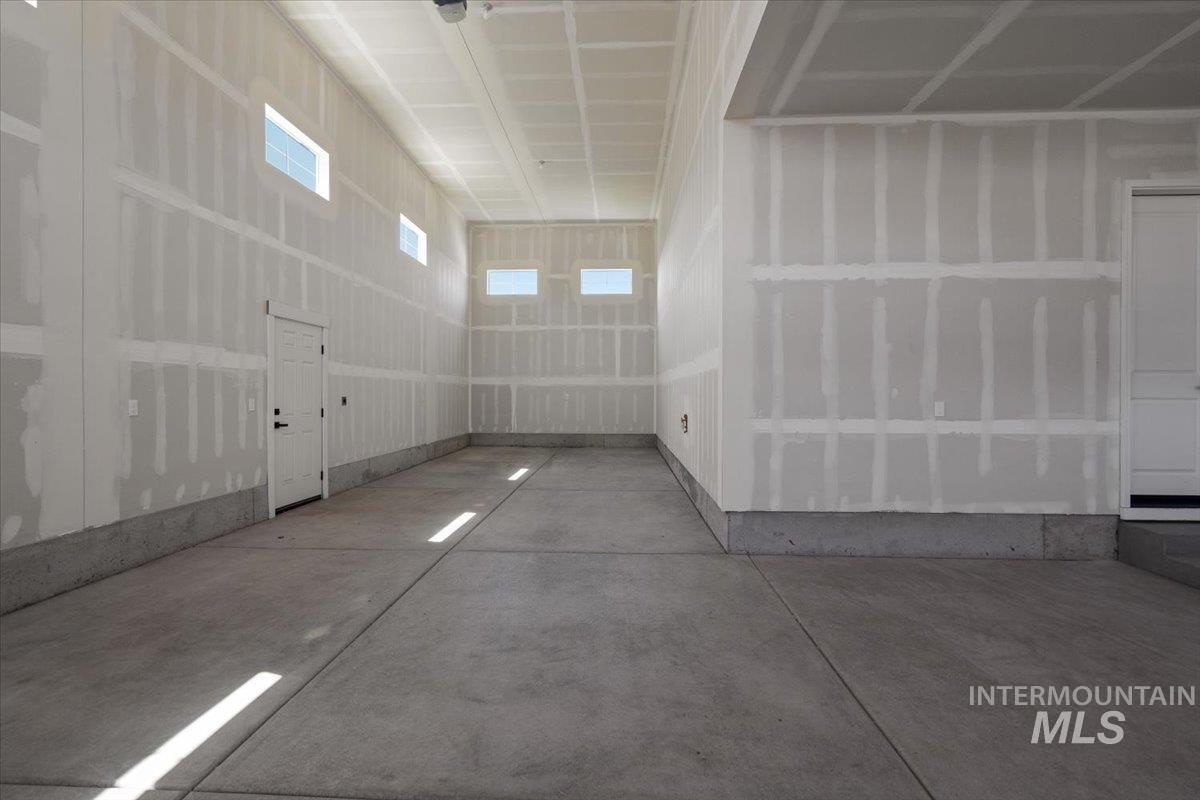 1431 White Cliffs St Property Photo 45