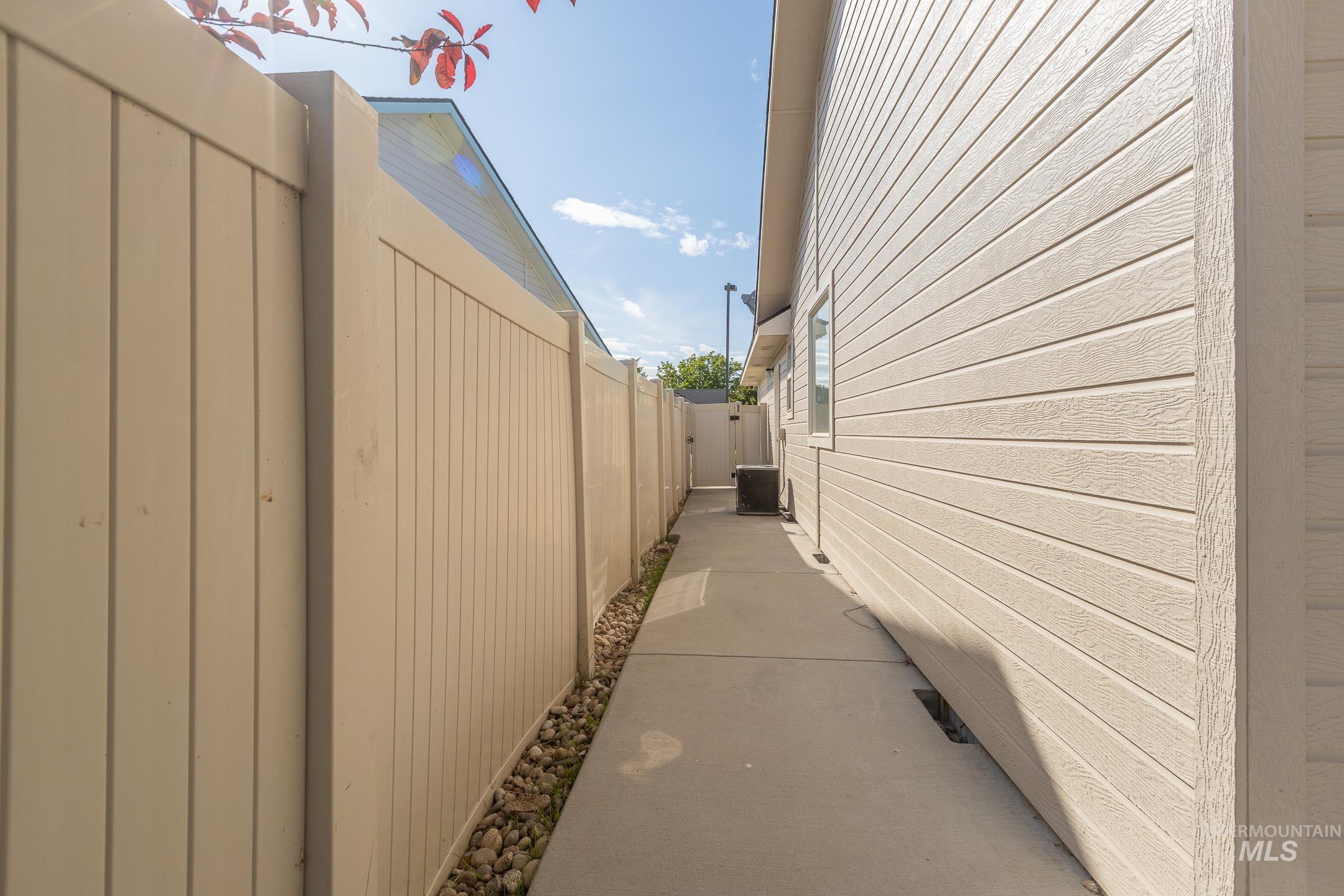 14374 N Acapulco Property Photo 37