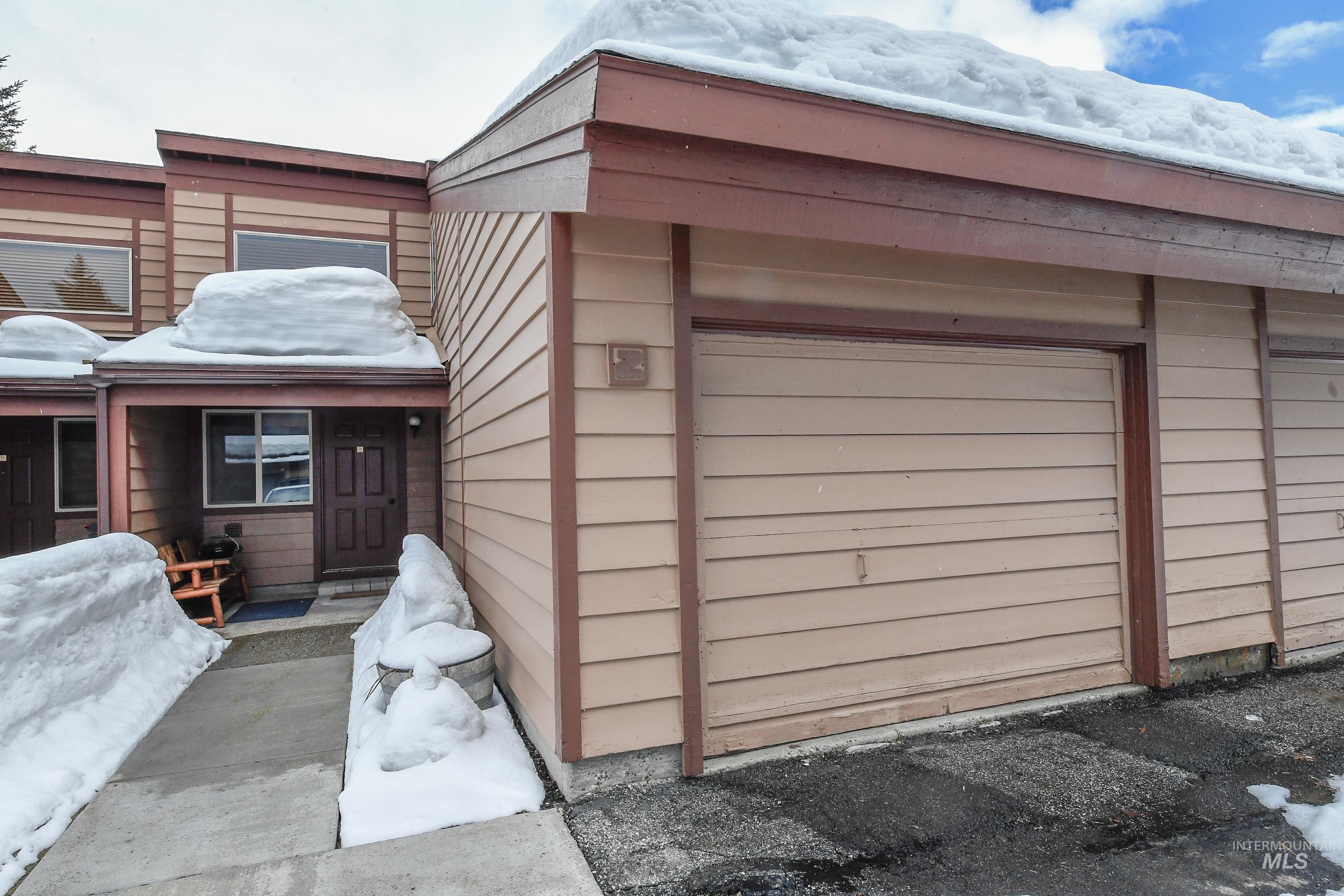 1607 Davis Ave Property Photo 1