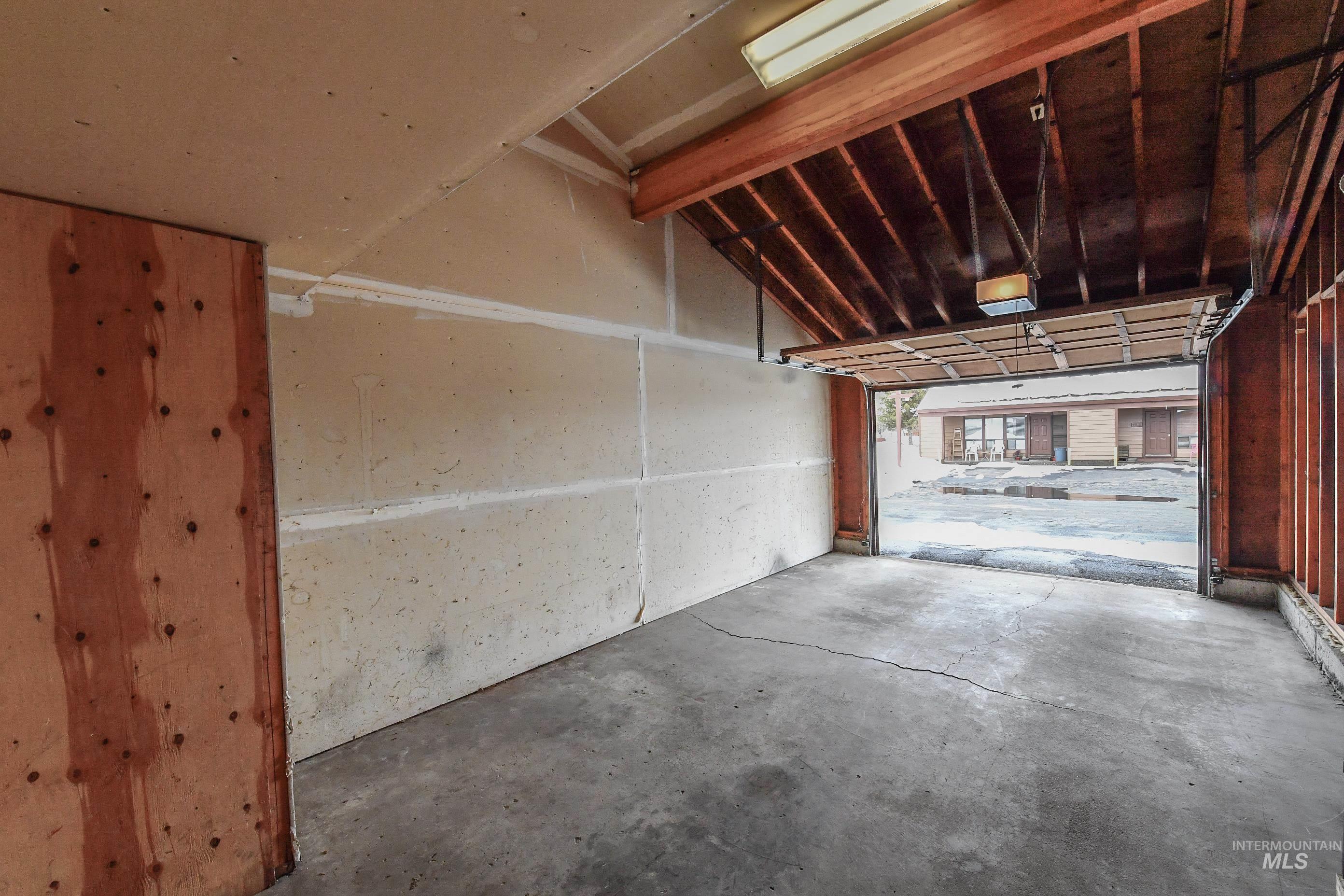 1607 Davis Ave Property Photo 5