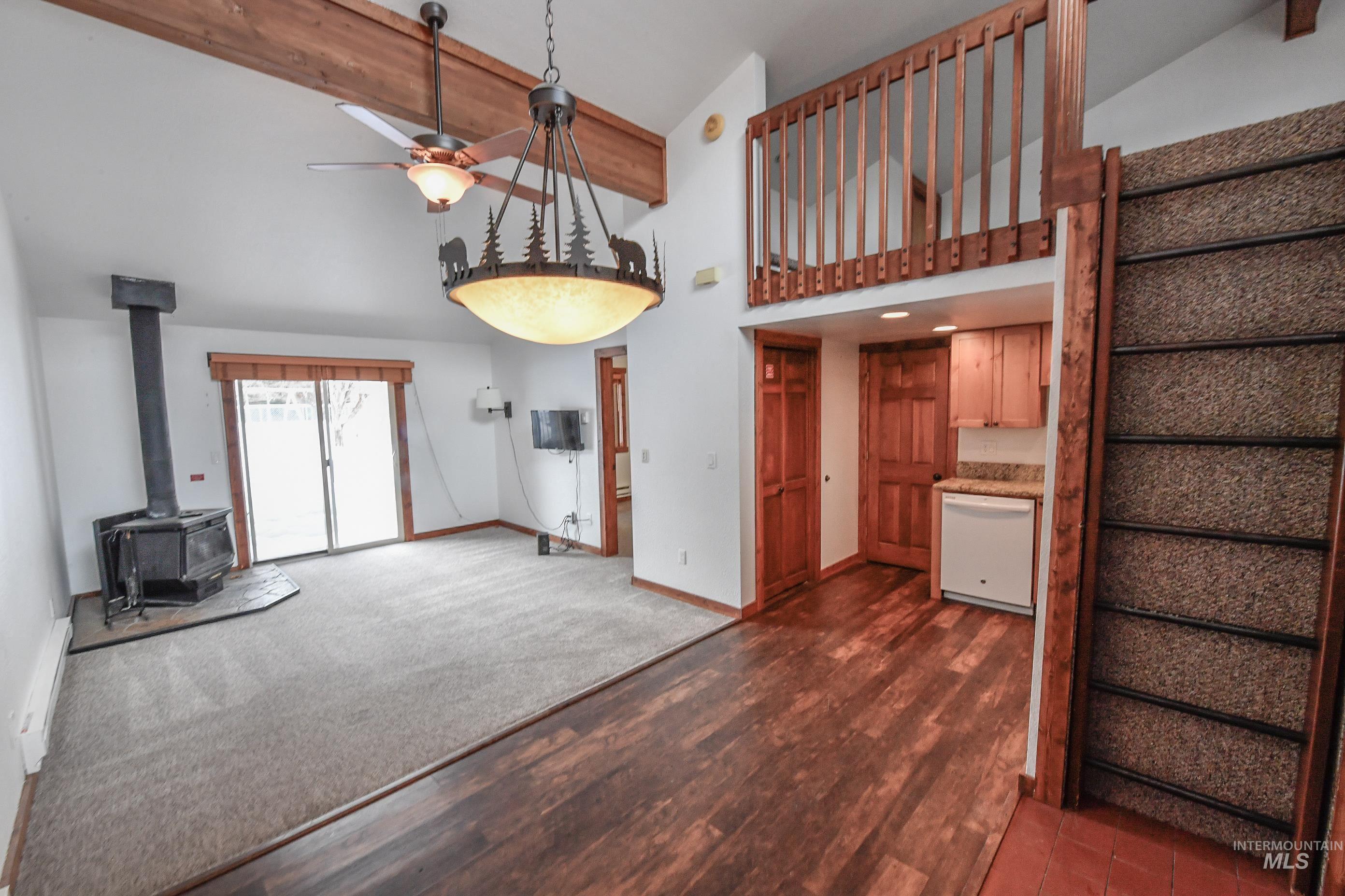 1607 Davis Ave Property Photo 6