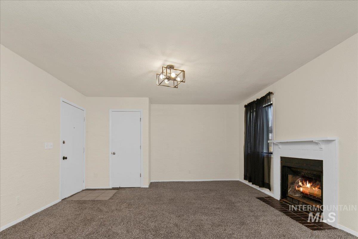 7062 W Colehaven Ln Property Photo 5