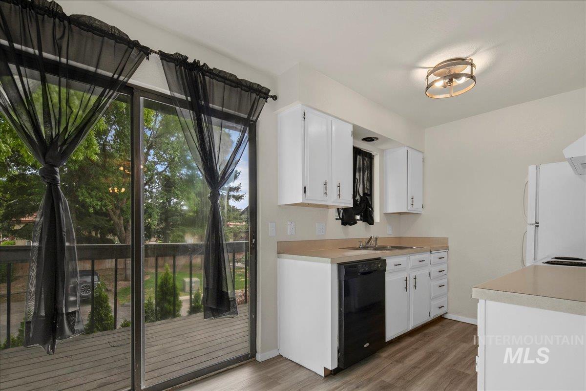 7062 W Colehaven Ln Property Photo 8
