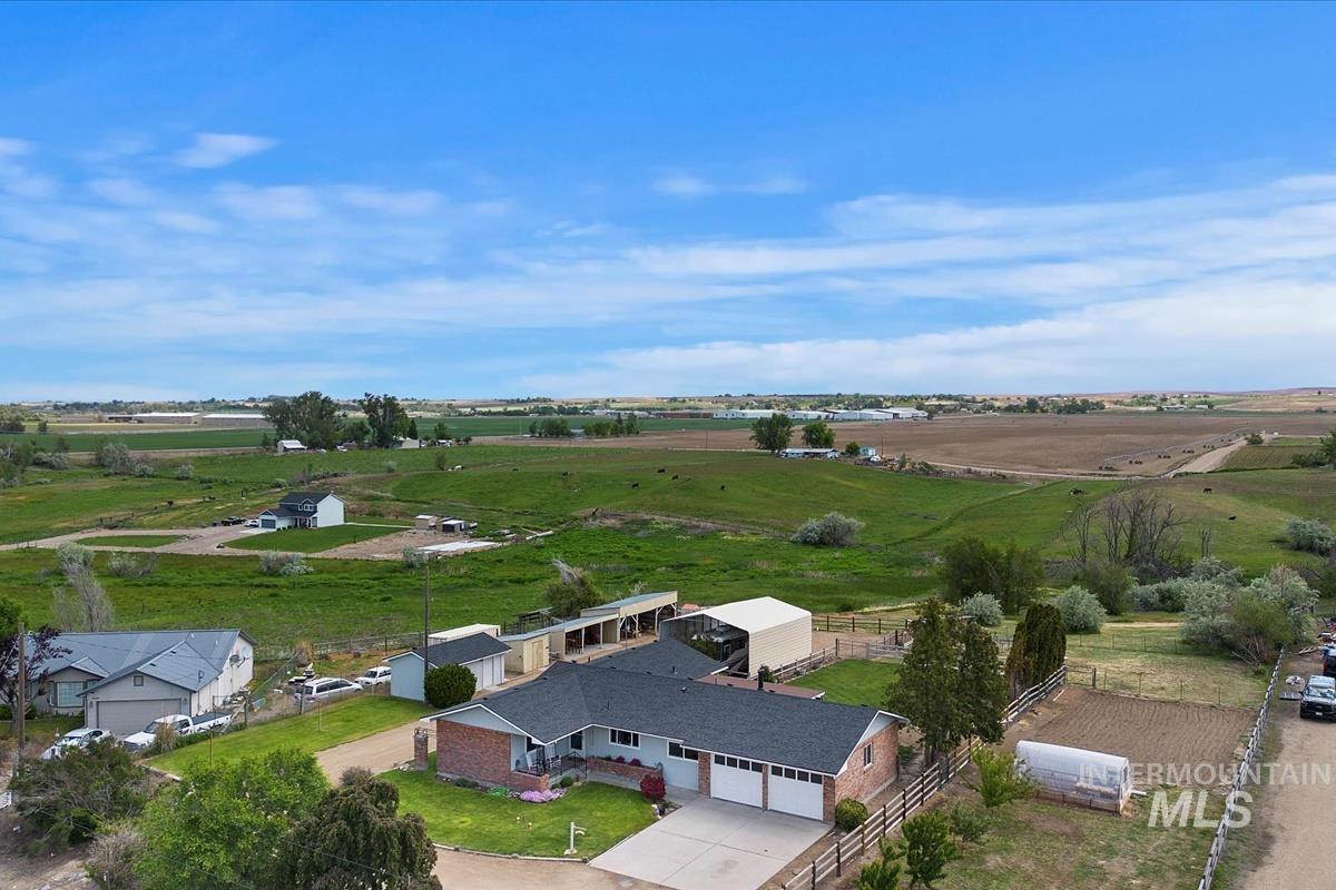33738 Apple Valley Rd Property Photo 3