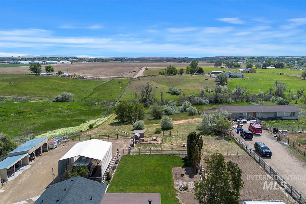 33738 Apple Valley Rd Property Photo 4