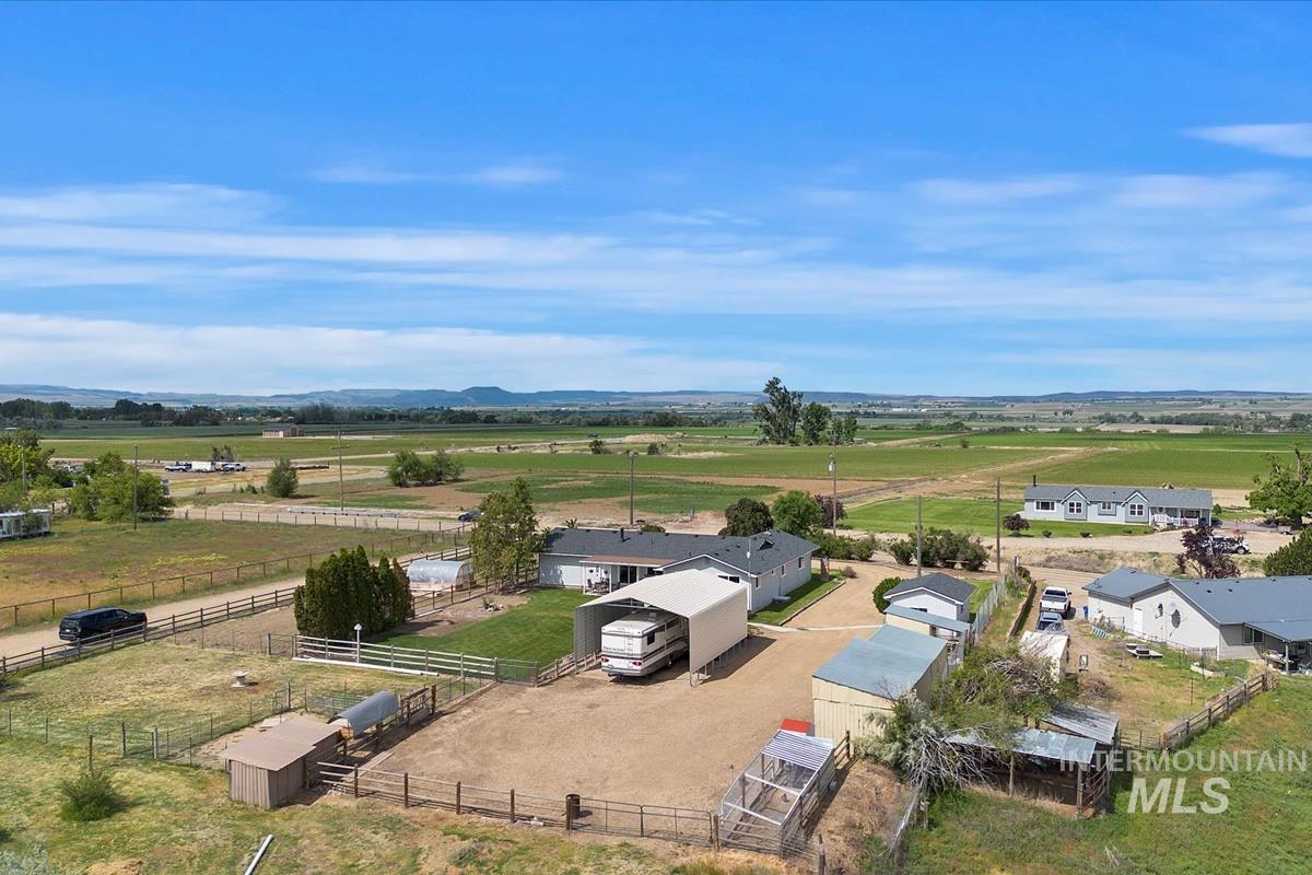 33738 Apple Valley Rd Property Photo 8