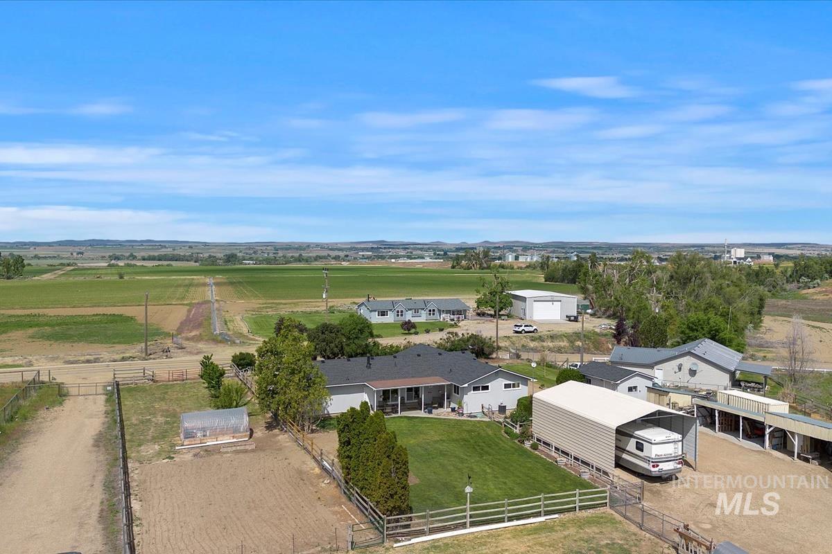 33738 Apple Valley Rd Property Photo 9