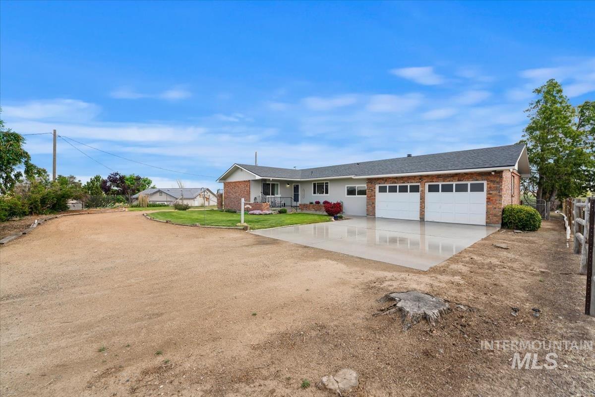 33738 Apple Valley Rd Property Photo 12