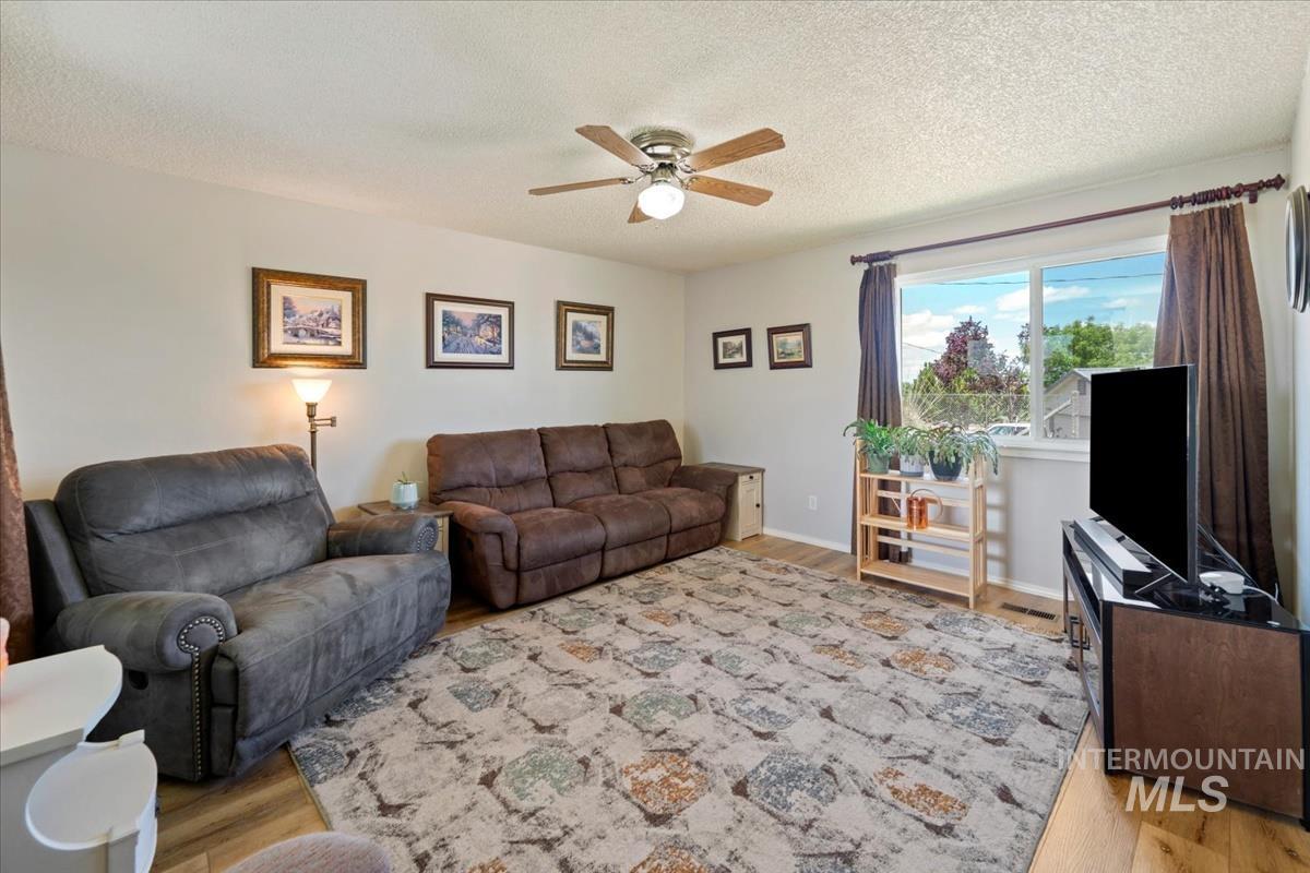 33738 Apple Valley Rd Property Photo 15