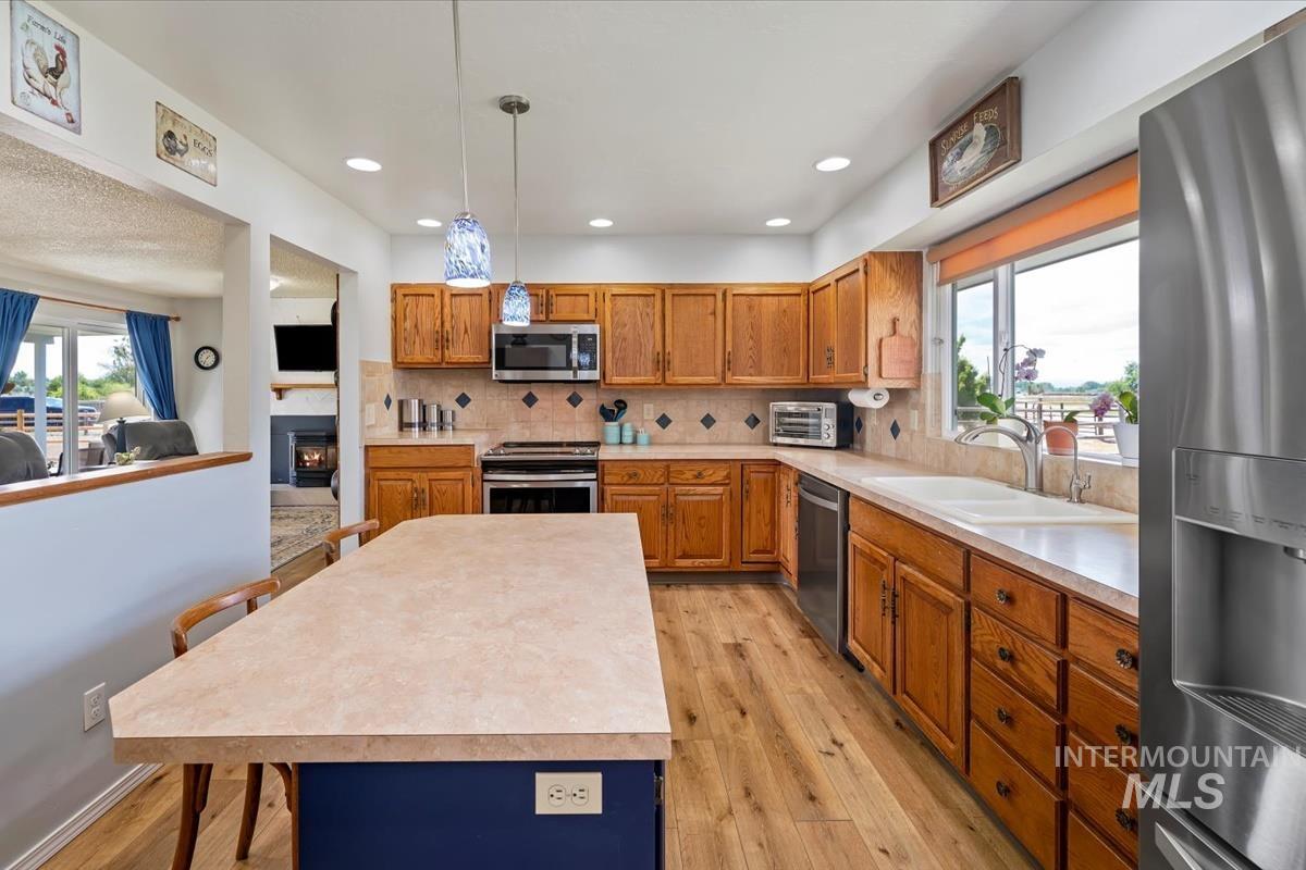 33738 Apple Valley Rd Property Photo 16