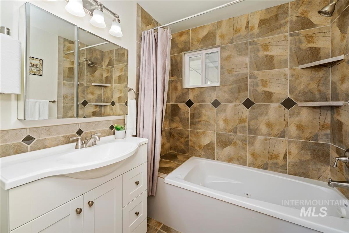 33738 Apple Valley Rd Property Photo 28