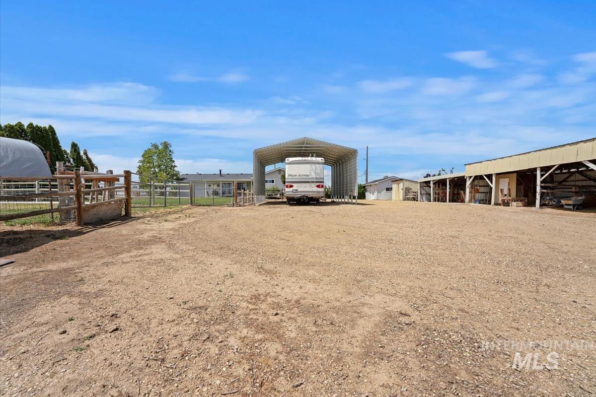 33738 Apple Valley Rd Property Photo 41