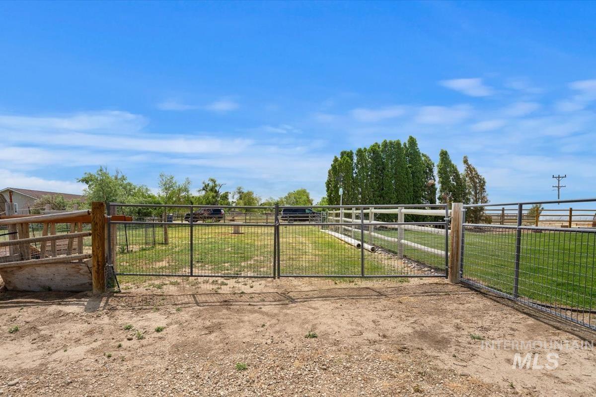 33738 Apple Valley Rd Property Photo 43