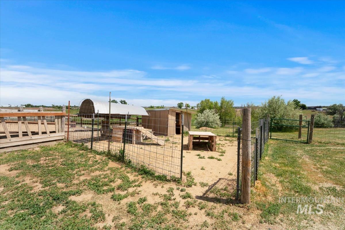 33738 Apple Valley Rd Property Photo 44