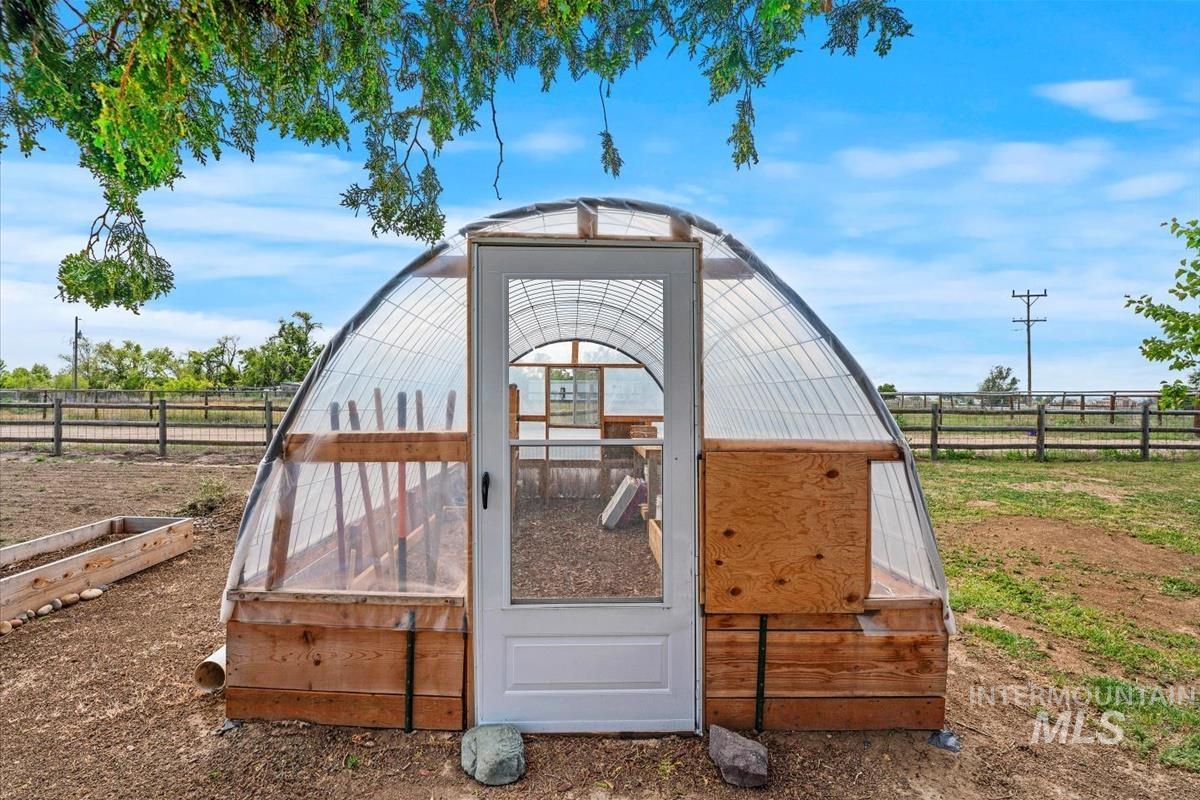 33738 Apple Valley Rd Property Photo 48
