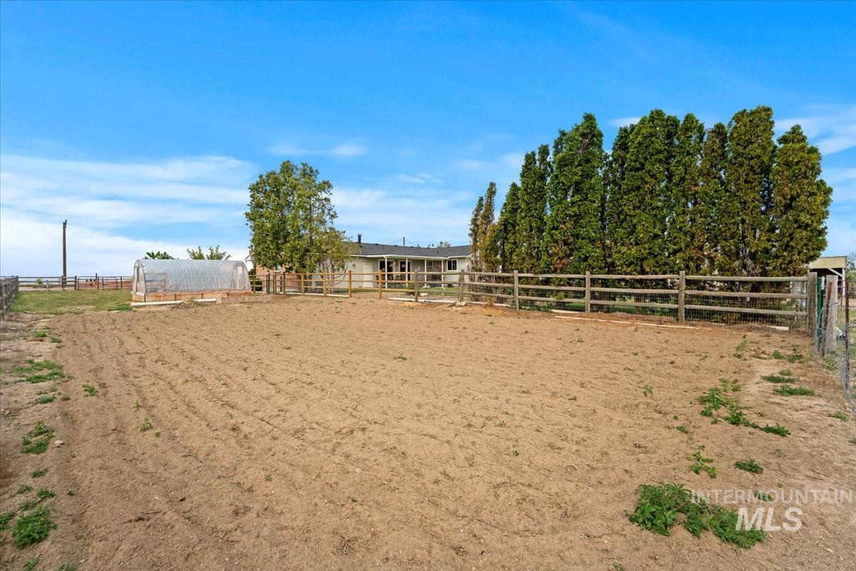 33738 Apple Valley Rd Property Photo 49
