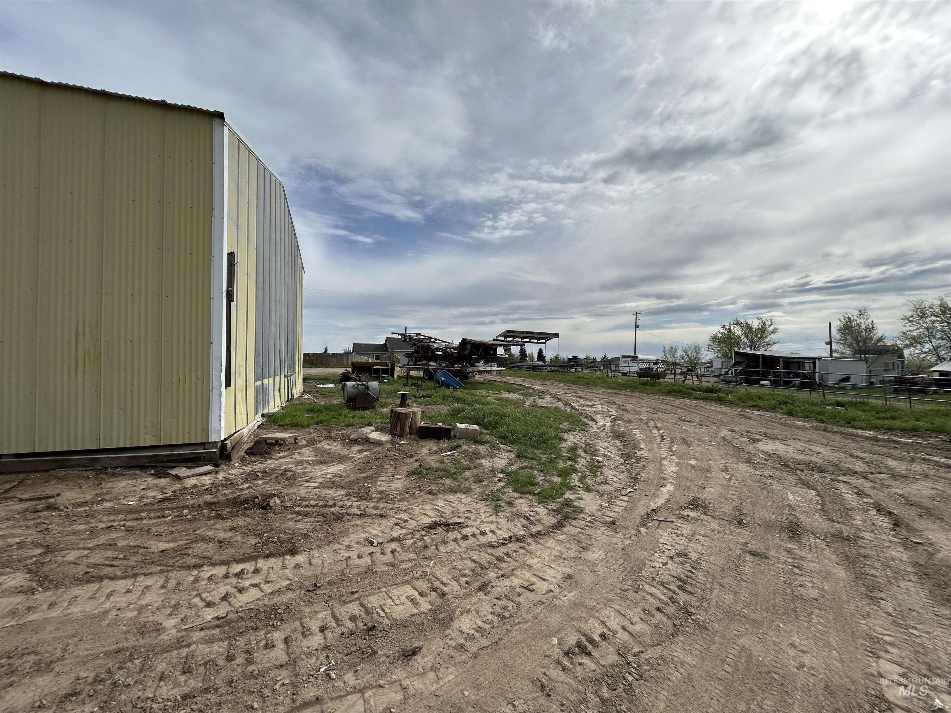 28510 Harvey Rd Property Photo 4