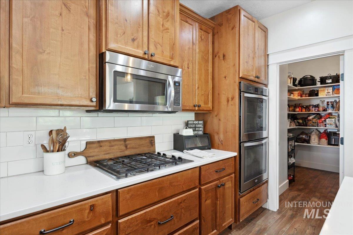 1041 White Horse Ridge Dr. Property Photo 10