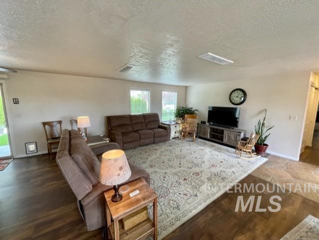 14924 Hillside Dr. Property Photo 7
