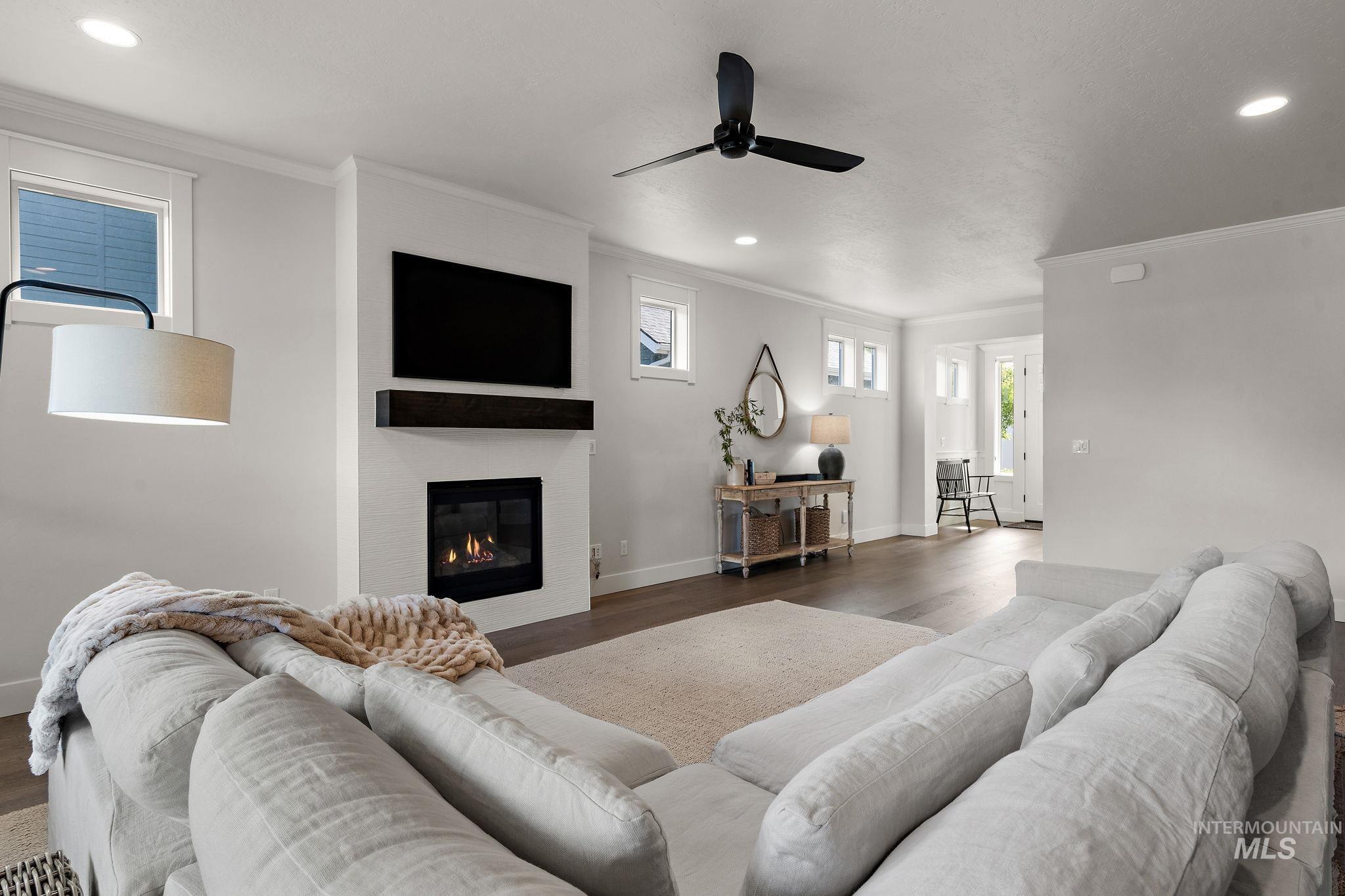 1217 E Azan St Property Photo 10