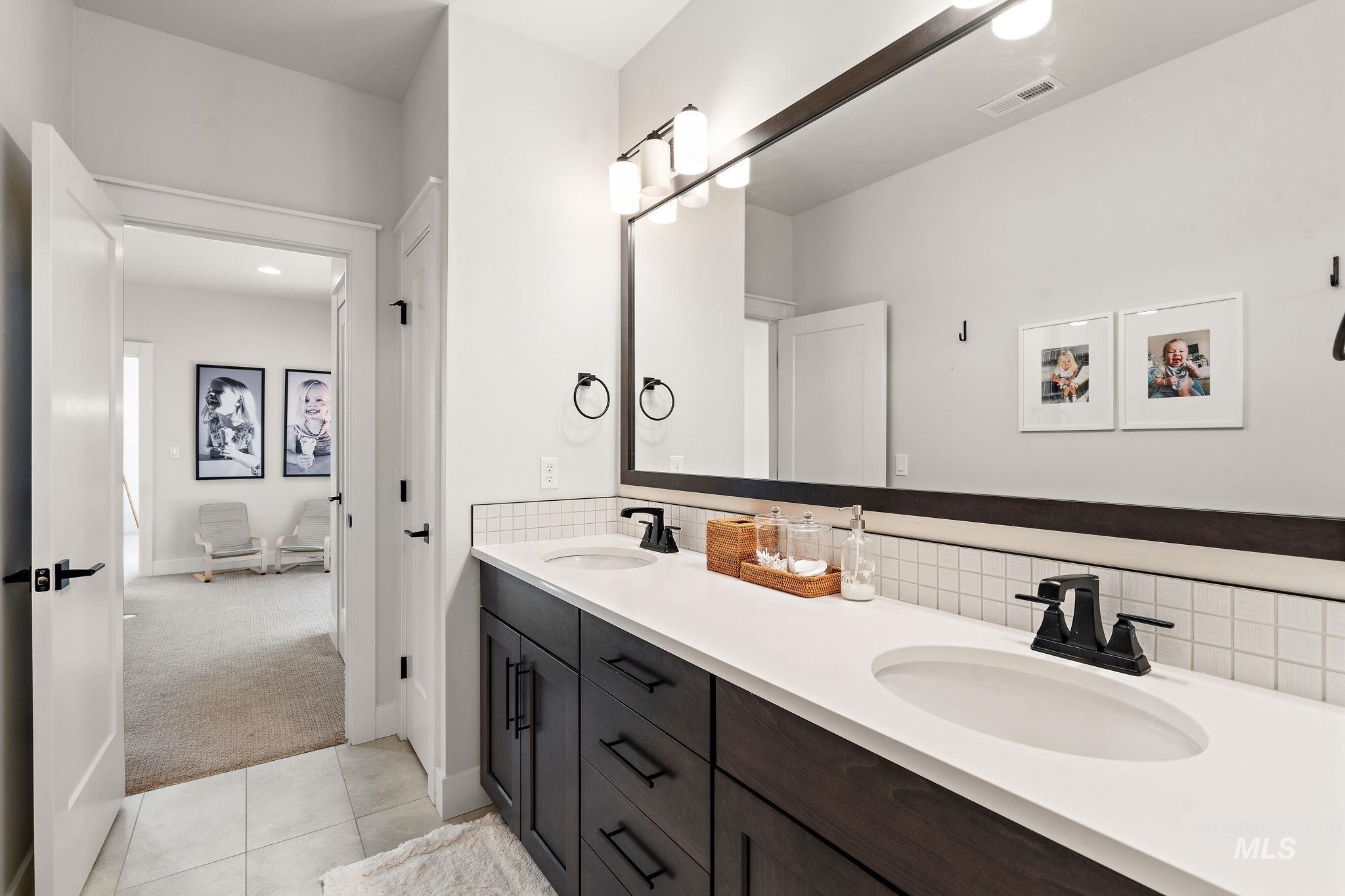 1217 E Azan St Property Photo 33