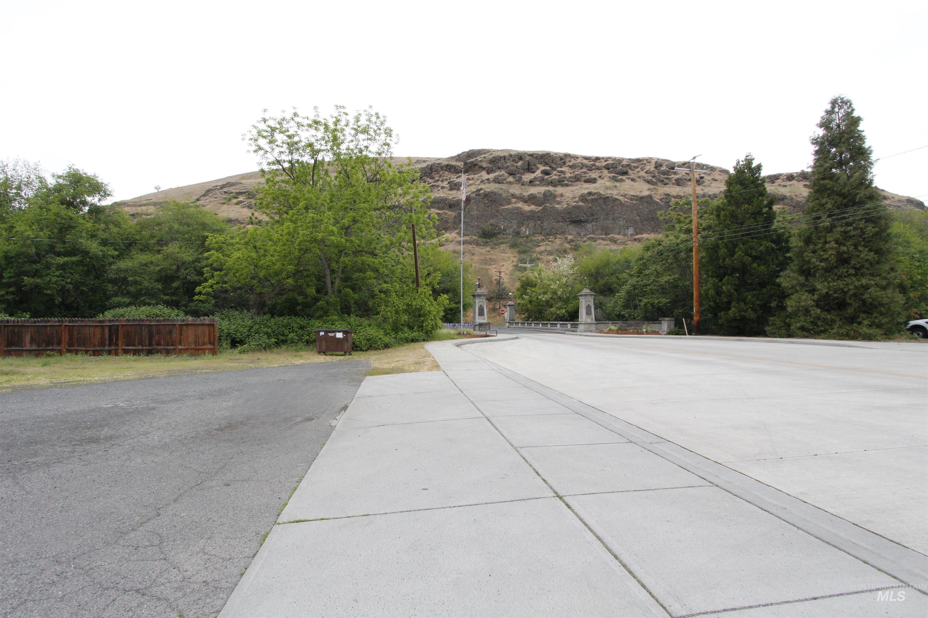 90 2nd Street Property Photo 14