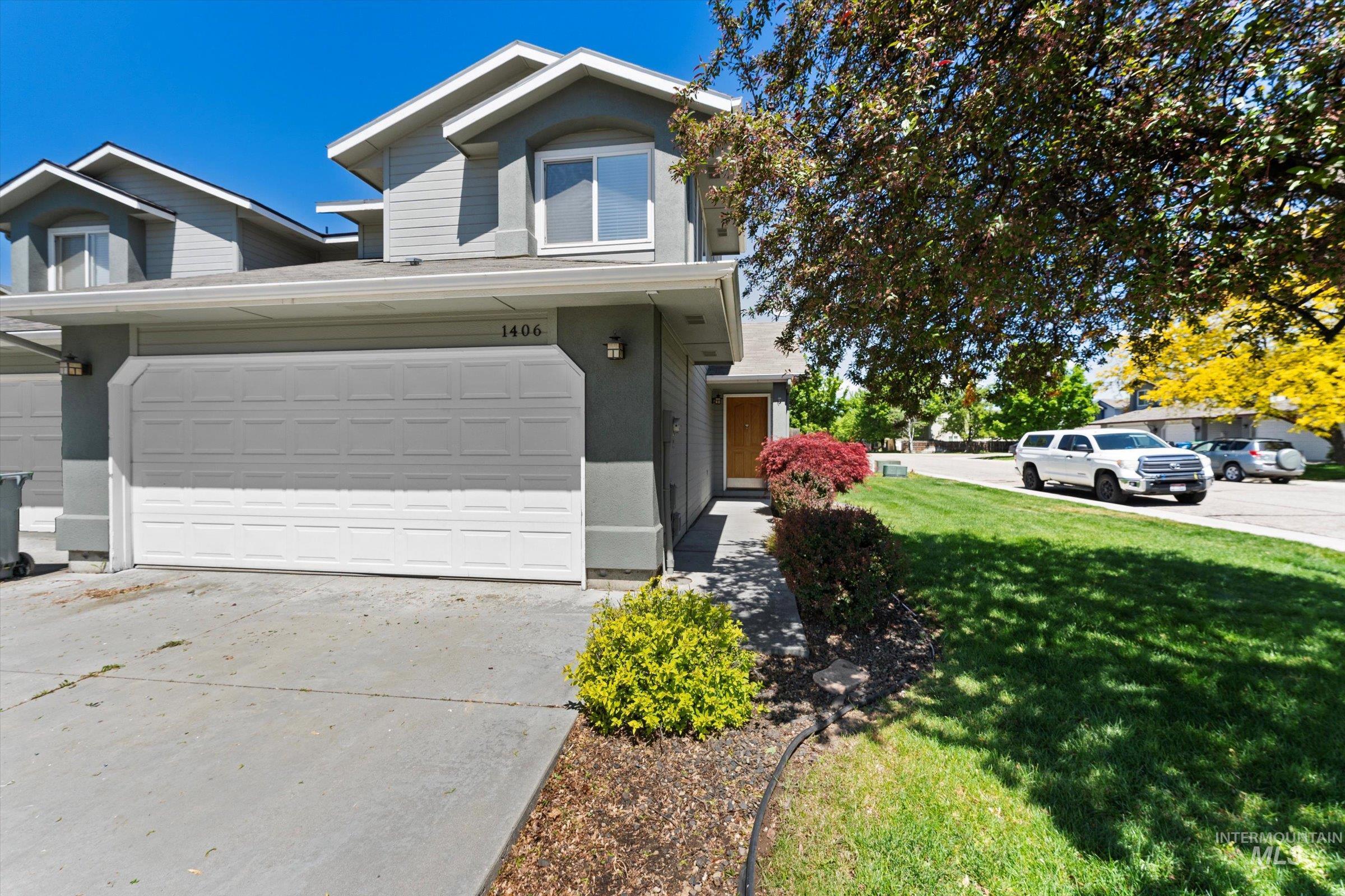 1406 W Wright St, Property Photo 1