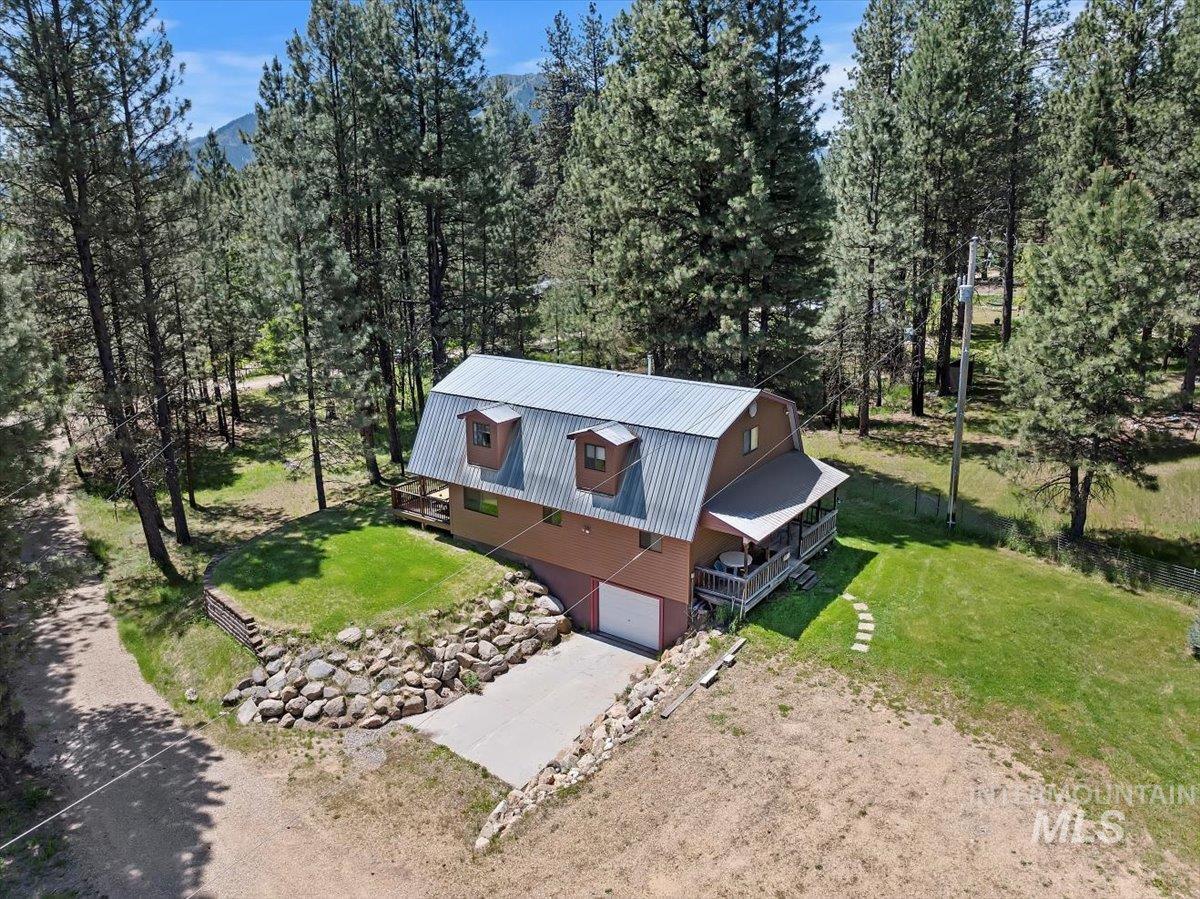 76 W Castle Creek Rd Property Photo 2