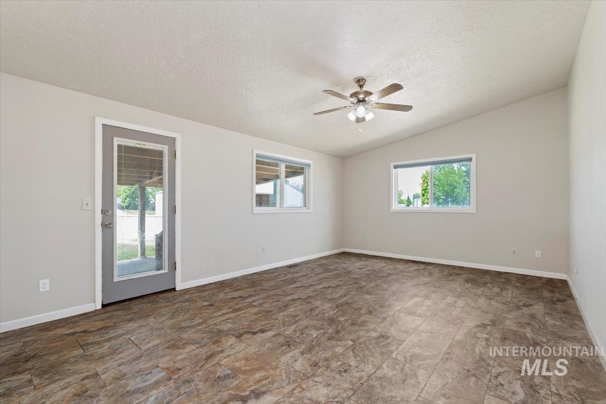 7267 Bowmont Rd Property Photo 22
