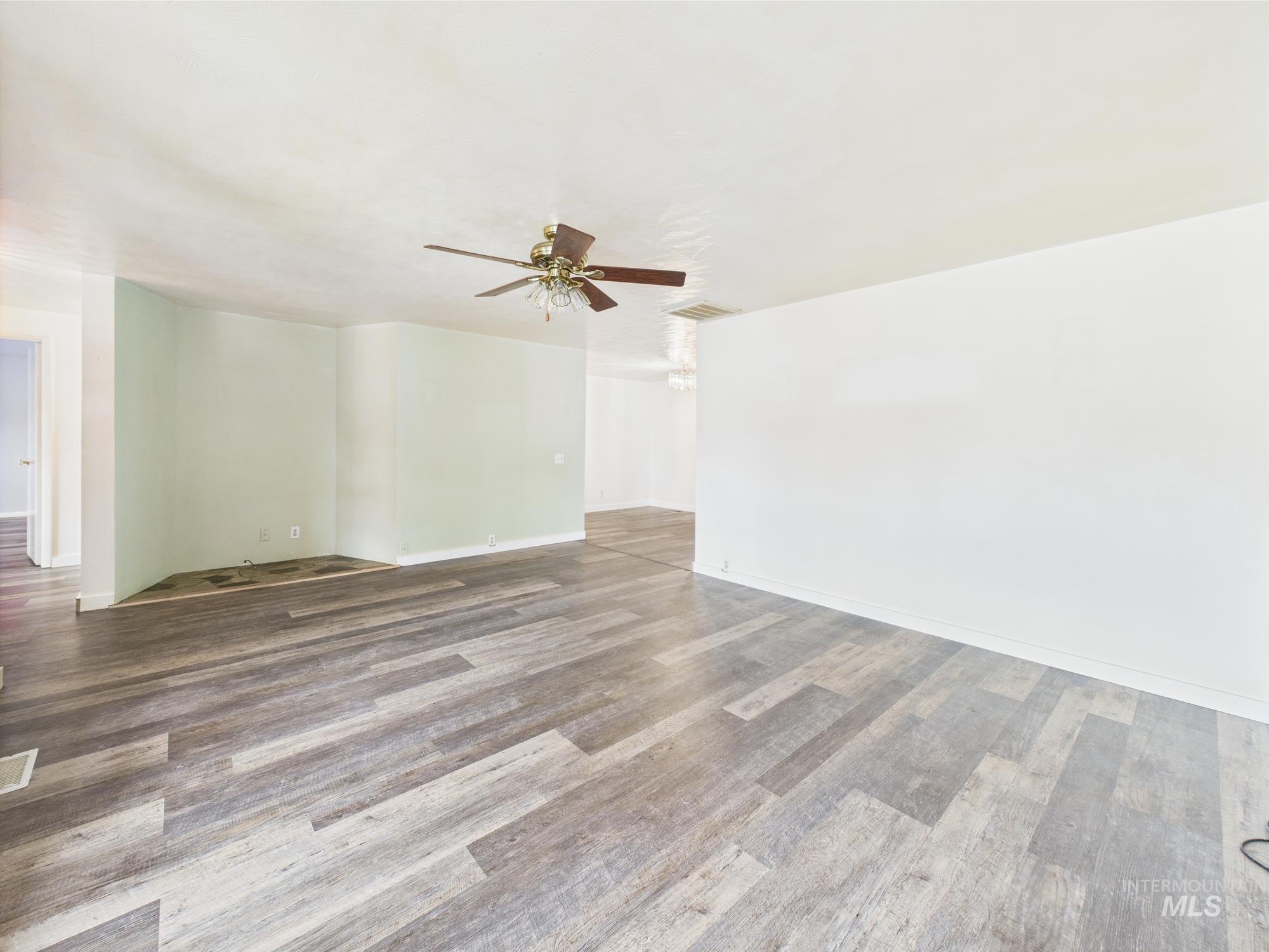 1409 Blane Property Photo 7