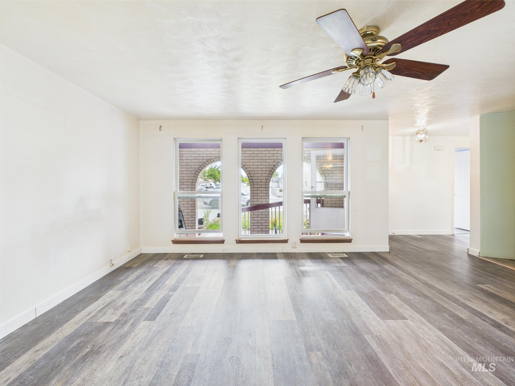 1409 Blane Property Photo 9