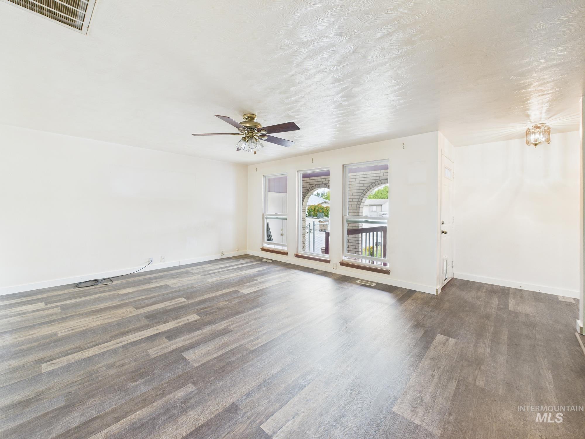 1409 Blane Property Photo 10