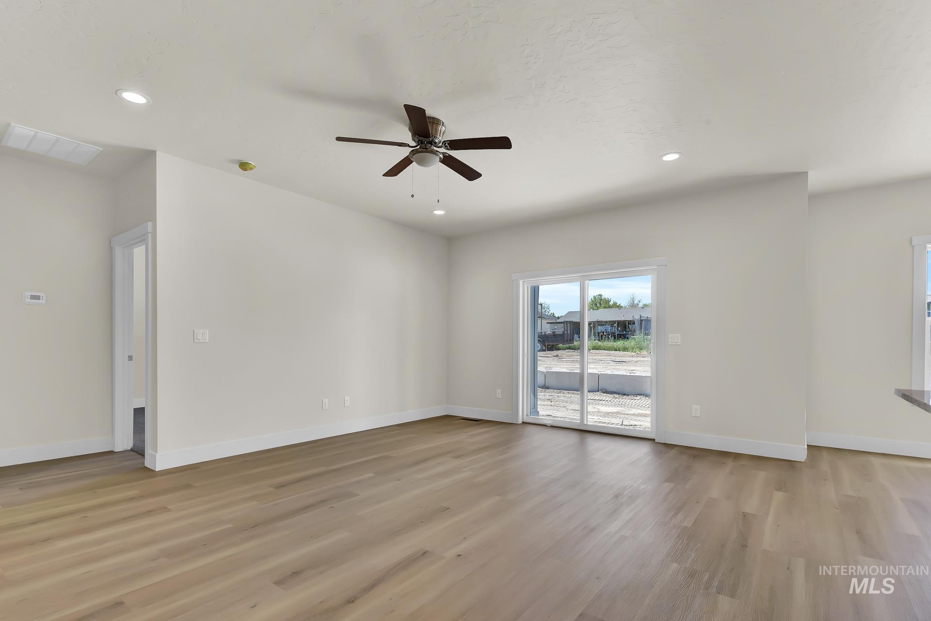 322 Packer Lane Property Photo 4