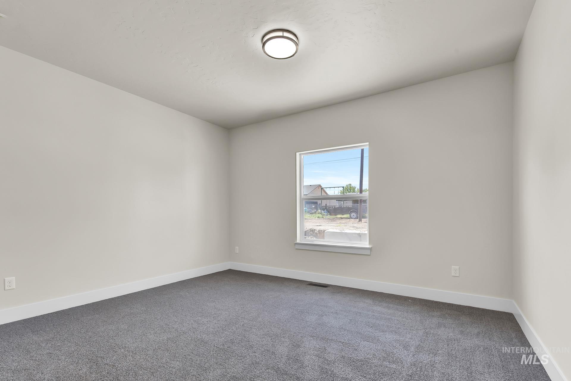 322 Packer Lane Property Photo 13