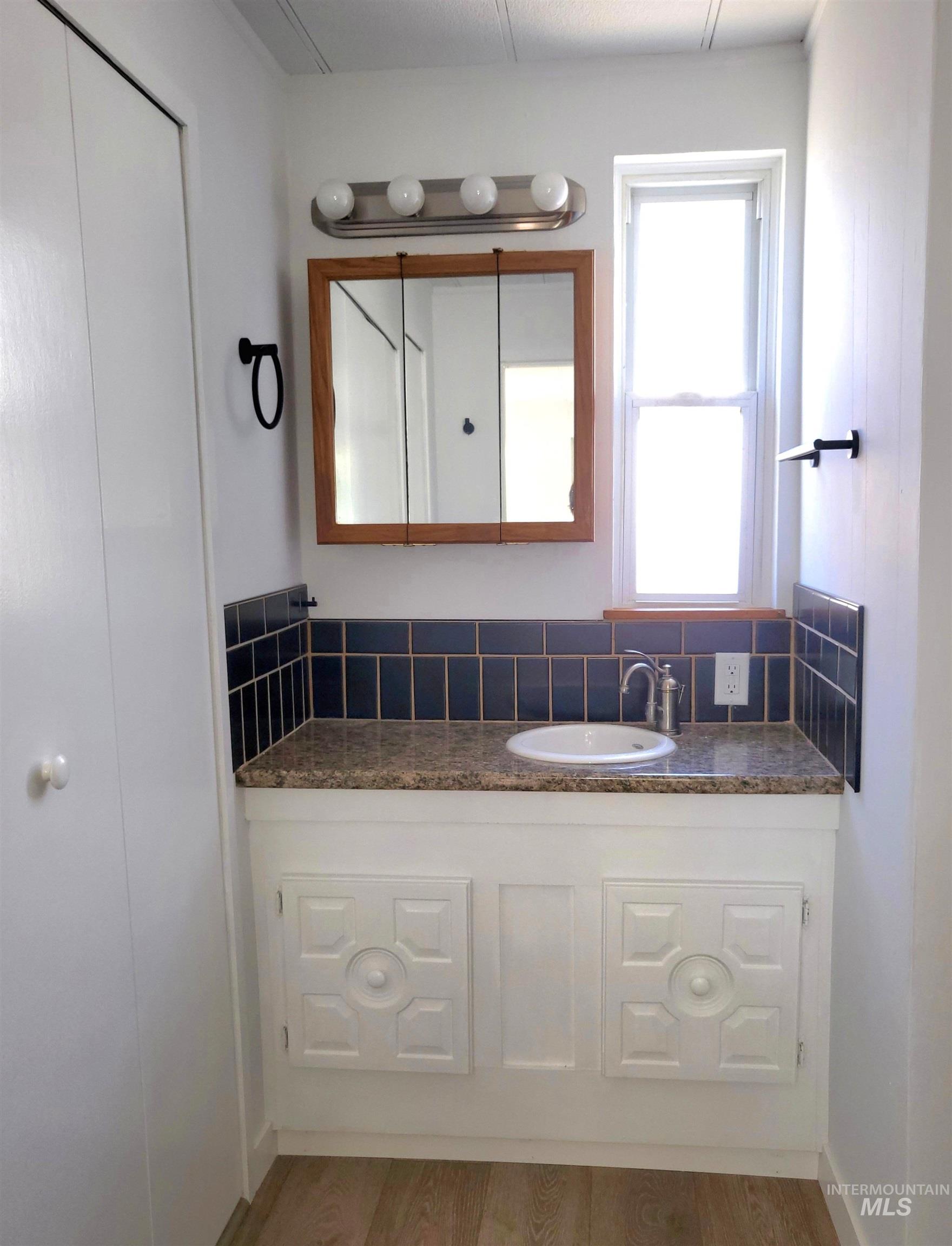 116 E 2nd St. Property Photo 29