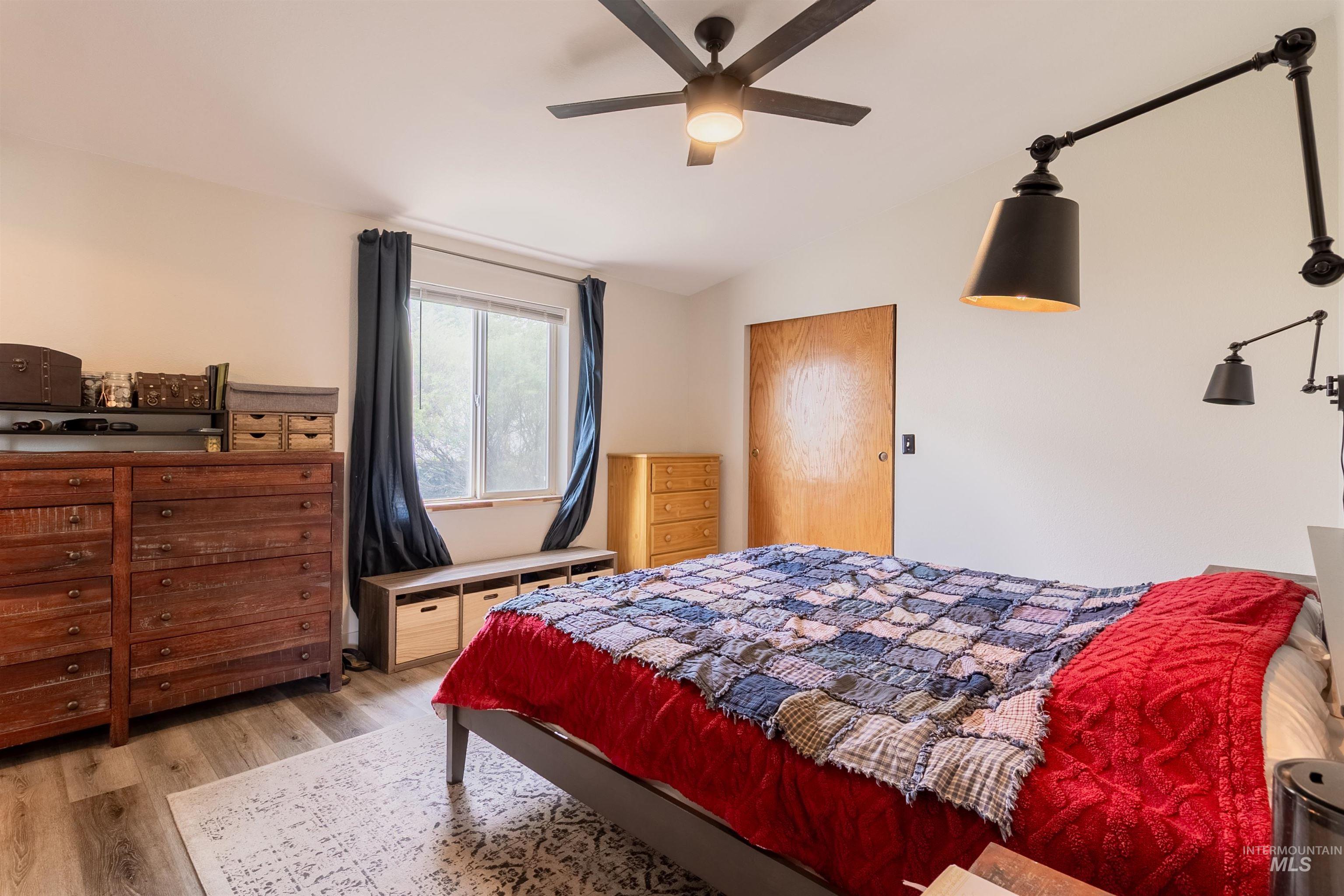 609 N Almon Property Photo 17