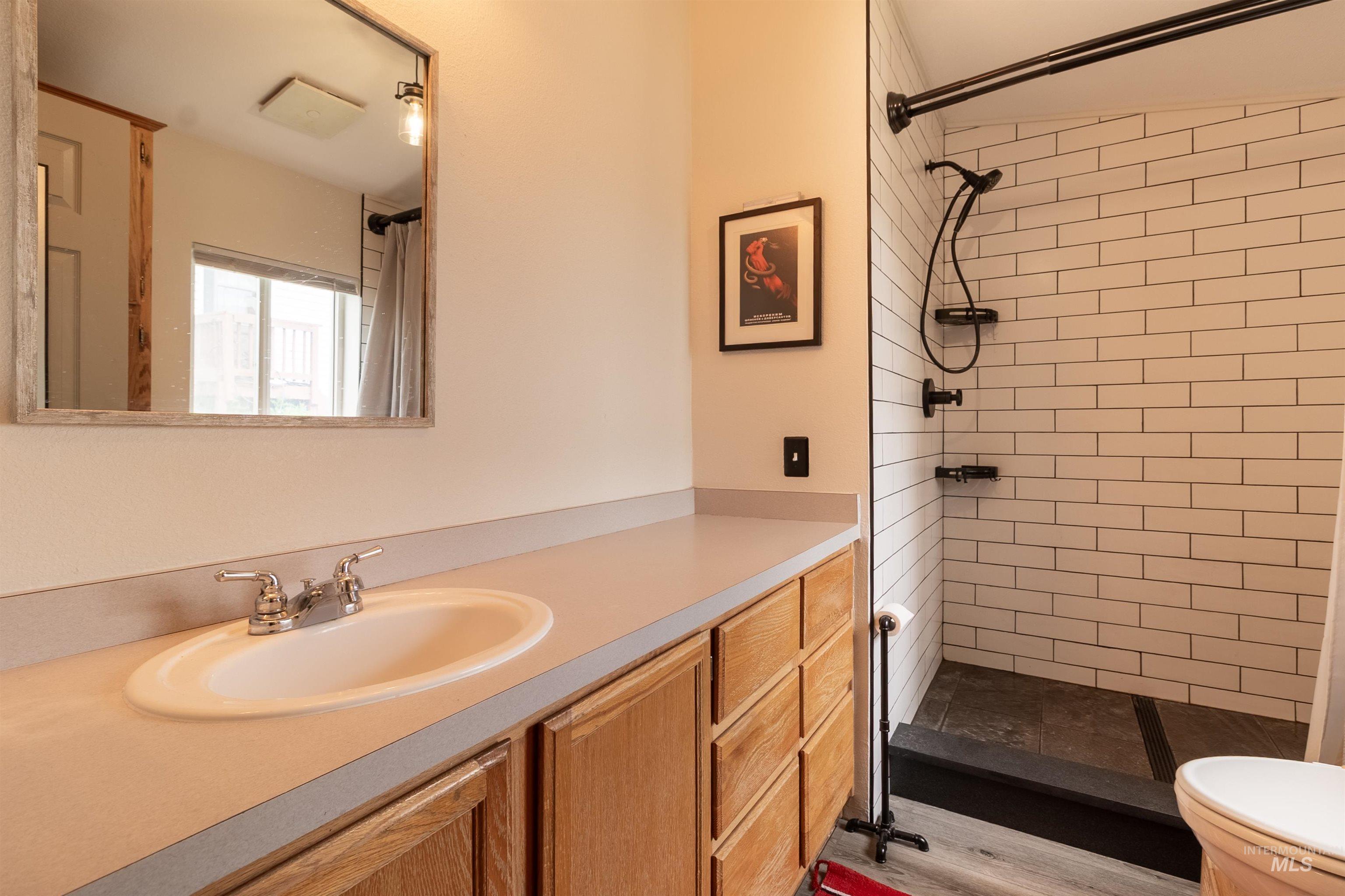 609 N Almon Property Photo 19