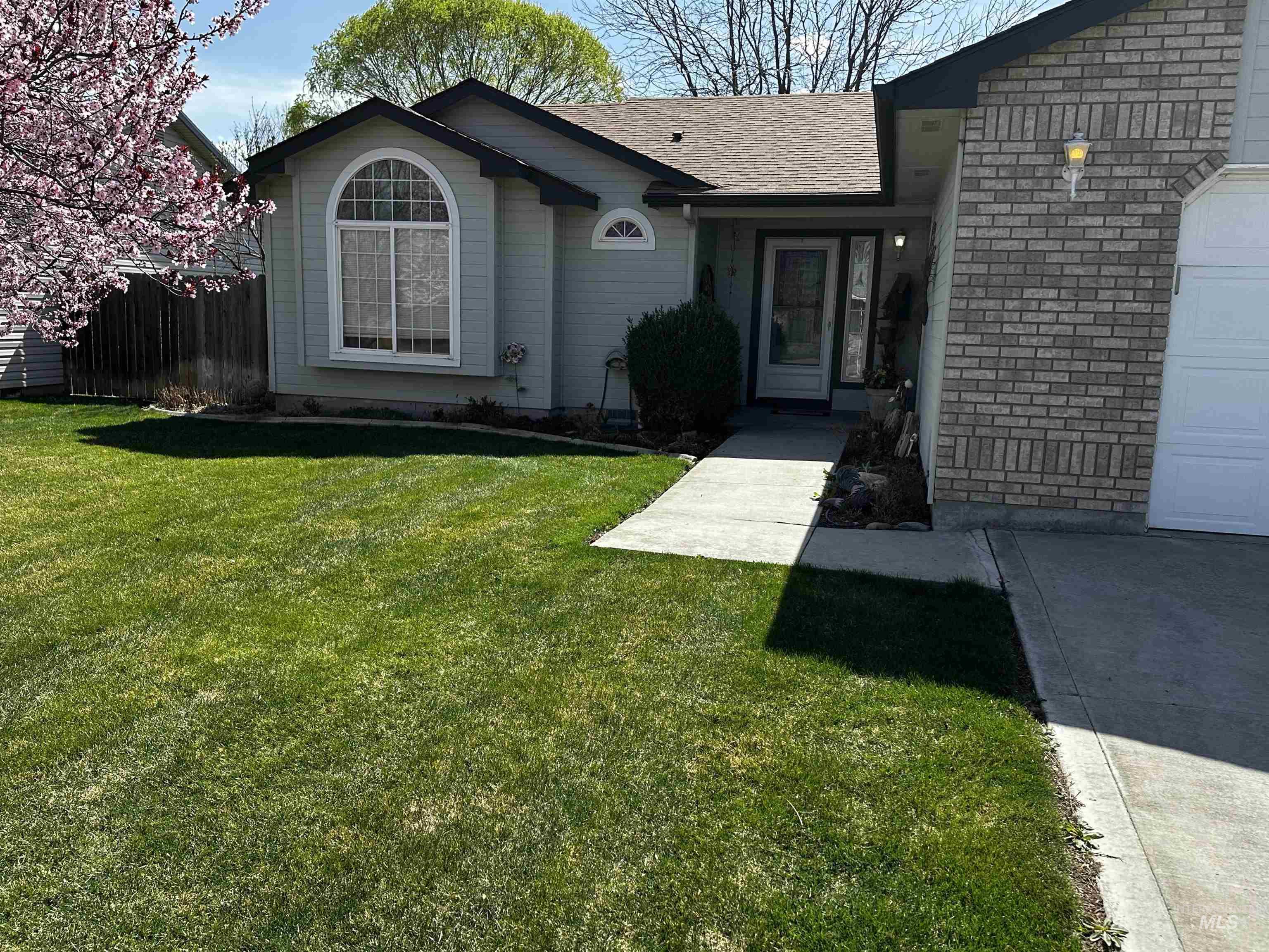 851 W Florida Property Photo 1