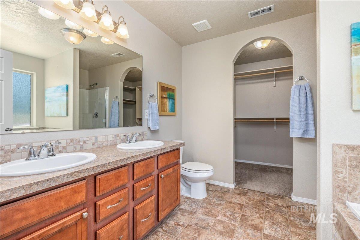4665 N Beaham Ave Property Photo 25