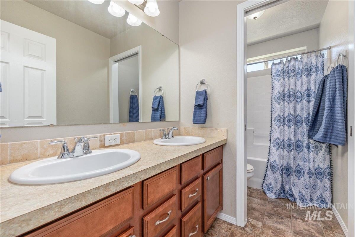 4665 N Beaham Ave Property Photo 34