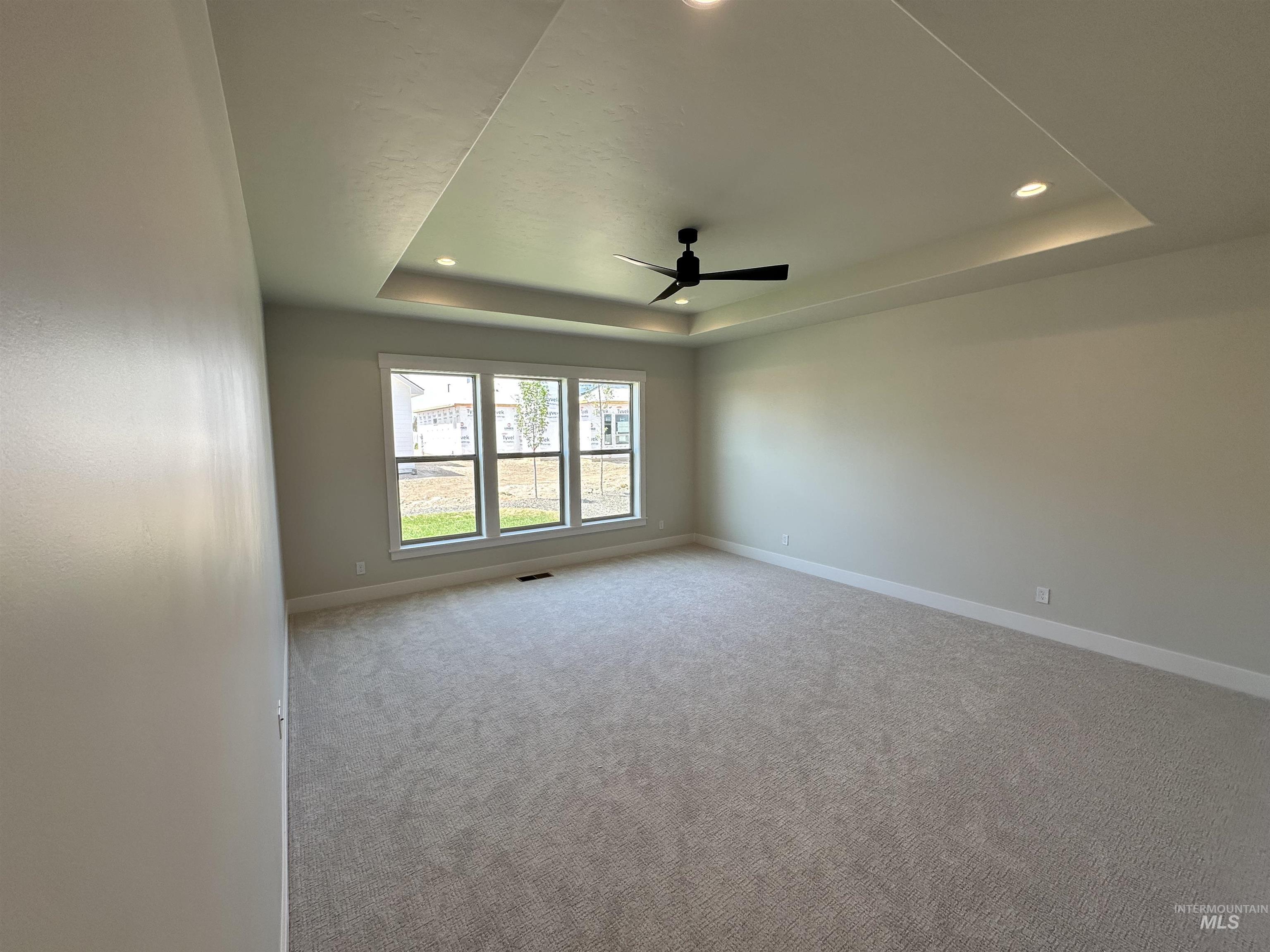2155 N Peakhurt Ave Property Photo 9