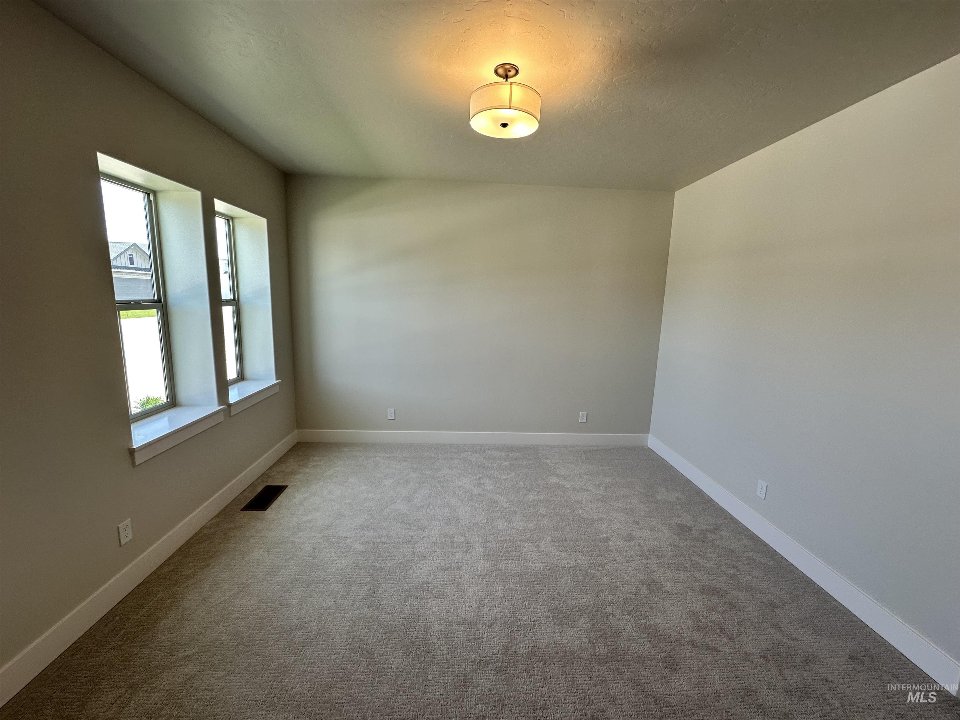 2155 N Peakhurt Ave Property Photo 15